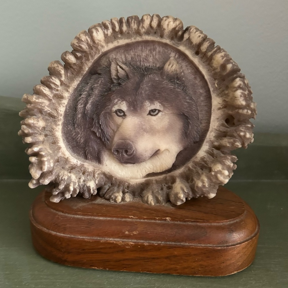 Mill Creek Studios Gray Wolf  carving Sculpture On Wooden Base